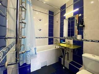 Гостиница Вирджиния Йошкар-Ола Улучшенный трехместный номер-7