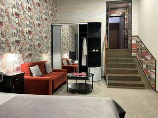 Гостиница Вирджиния Йошкар-Ола Номер-студия с кроватью размера «king-size»-1